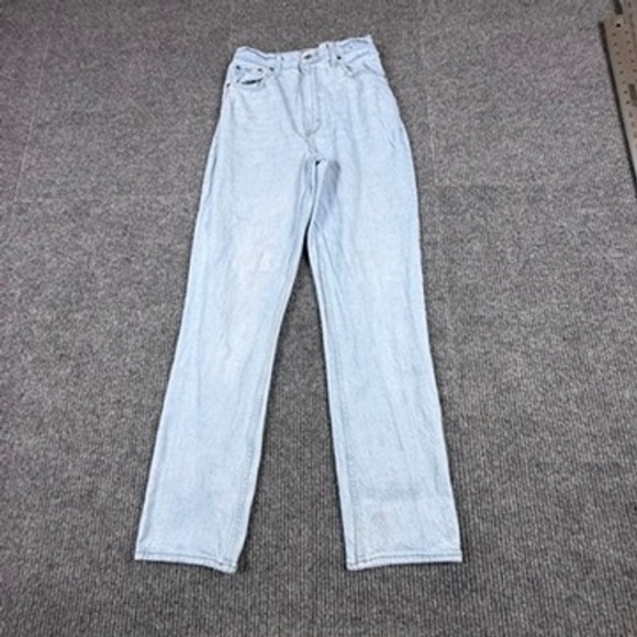 Abercrombie & Fitch Denim - Abercrombie&Fitch Curve Love 90s Straight Ultra High Rise Jean Light Wash 27/4R